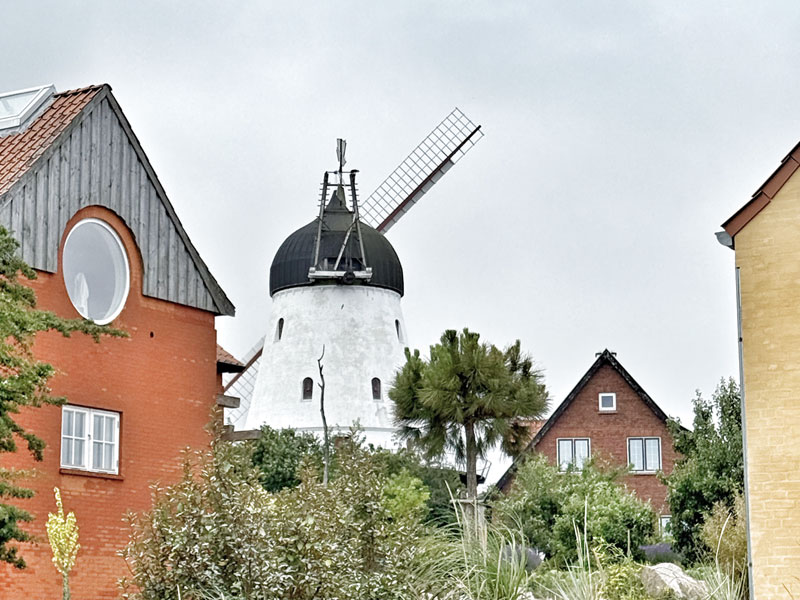 Holländische Windmühle in Gudhjem