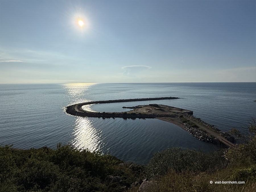 Granitmole i Vang havn