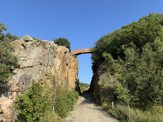 Vang Pier and quarries
