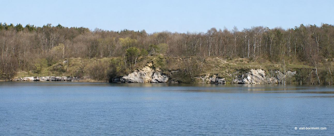 Smaragdsøen i skoven ved Hasle på Bornholm