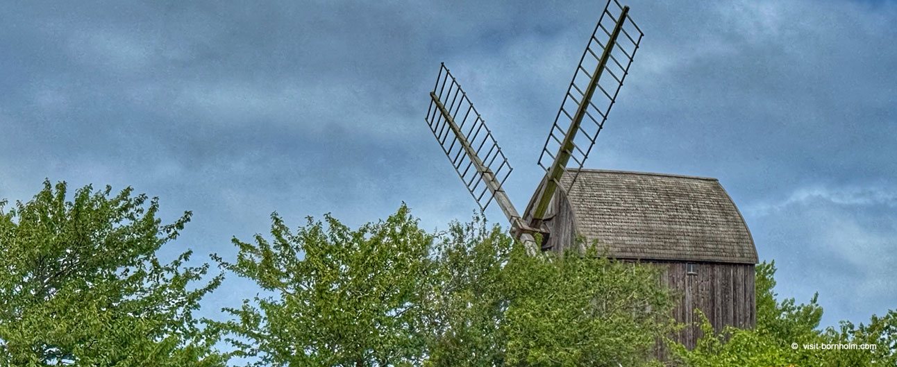 Bechs Stubbmølle (the post mill in Svaneke)