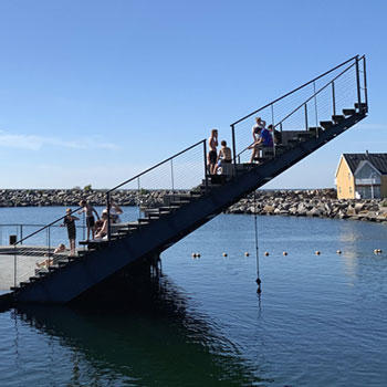 Hasle Hafenbad – Schwimmendes Badebad auf Bornholm
